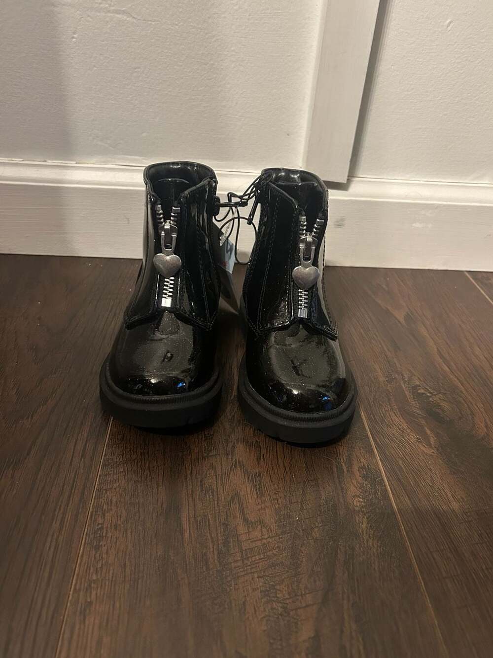 Cat & Jack Girls Black Patent Heart Zip Ankle Boots Size 7